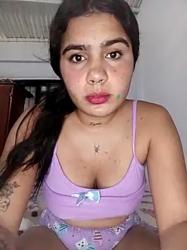 Snapshot of Sashalana chatting on 10.17.25 Sashalana online show from 10.17.25