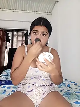 Snapshot of Sashalana chatting on 10.20.25 Sashalana online show from 10.20.25