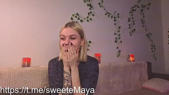 KelleDomin online show from 11.04.25