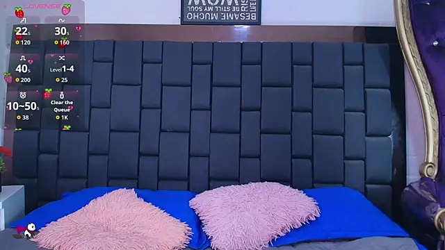 Snapshot of Krystal_Heartss chatting on 10.20.25 Krystal Heartss online show from 10.20.25