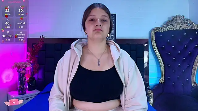 Krystal Heartss online show from 12.04.25