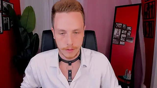 Snapshot of LeoMooree chatting on 09.27.25 LeoMooree online show from 09.27.25