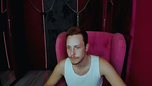 Snapshot of LeoMooree chatting on 10.10.25 LeoMooree online show from 10.10.25