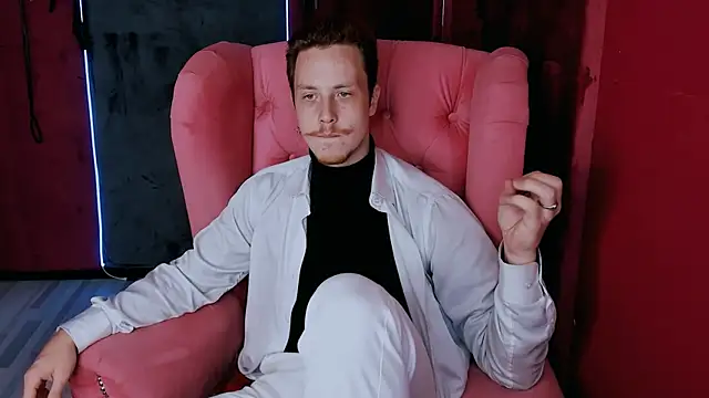 Snapshot of LeoMooree chatting on 10.24.25 LeoMooree online show from 10.24.25