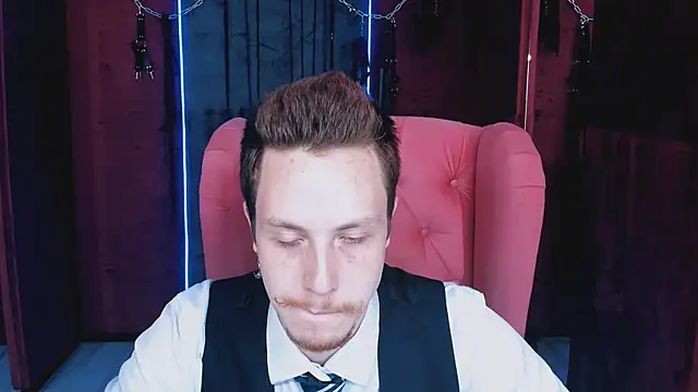 Snapshot of LeoMooree chatting on 11.01.25 LeoMooree online show from 11.01.25