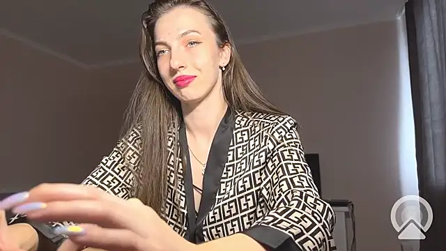 Snapshot of Prettyyy_Angel chatting on 10.25.25 Prettyyy Angel online show from 10.25.25