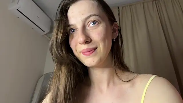 Snapshot of Prettyyy_Angel chatting on 05.25.26 Prettyyy Angel online show from 05.25.26