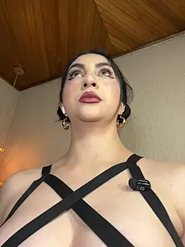 Snapshot of LlianneDiamond1 chatting on 07.24.26 LlianneDiamond1 online show from 07.24.26