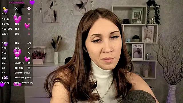 Snapshot of DreamVelour chatting on 10.08.25 DreamVelour online show from 10.08.25