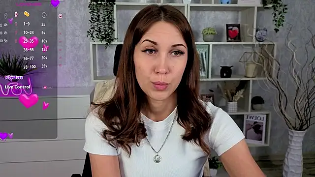 Snapshot of DreamVelour chatting on 10.24.25 DreamVelour online show from 10.24.25