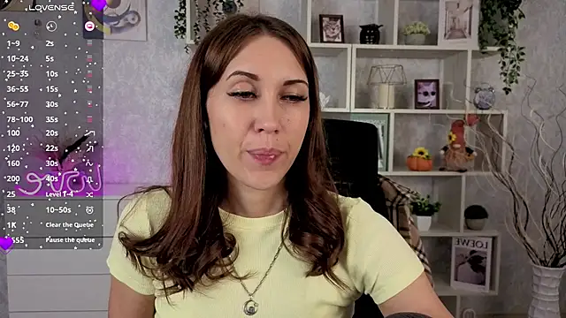 Snapshot of DreamVelour chatting on 11.01.25 DreamVelour online show from 11.01.25