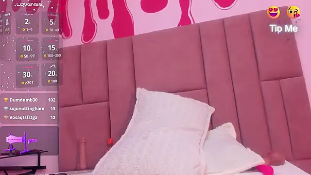 TaniaJhons online show from 10.31.25