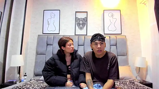 Willow Pearl online show from 10.14.25