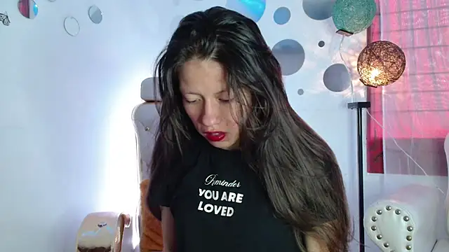 Nina Roser online show from 09.24.25