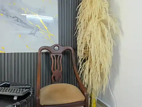 Nikoll evans online show from 11.10.25