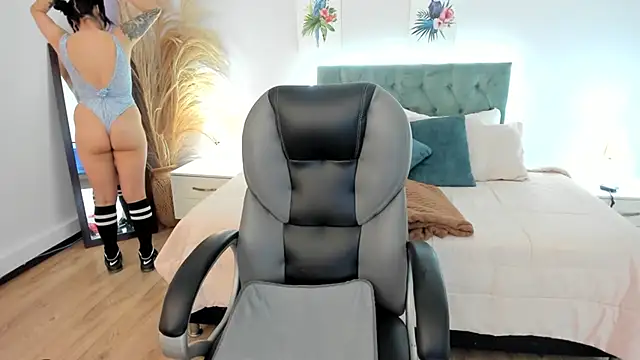 Antonela vargas online show from 11.13.25