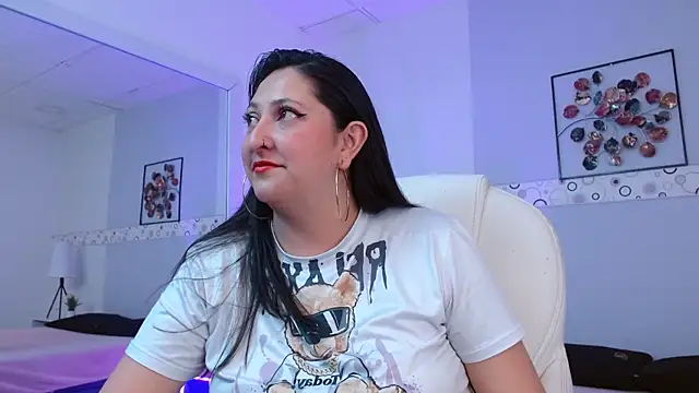 Kata Rosse online show from 10.05.25