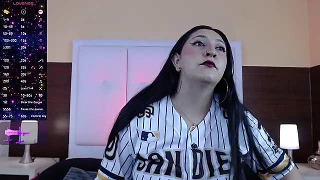 Kata Rosse online show from 11.02.25