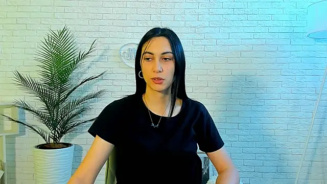 LizFall online show from 10.02.25