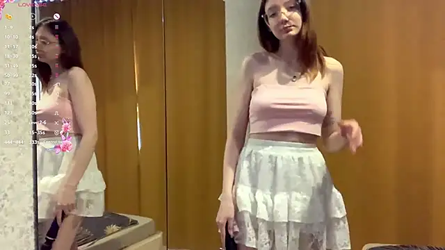 Snapshot of KrystinFunches chatting on 09.28.25 KrystinFunches online show from 09.28.25