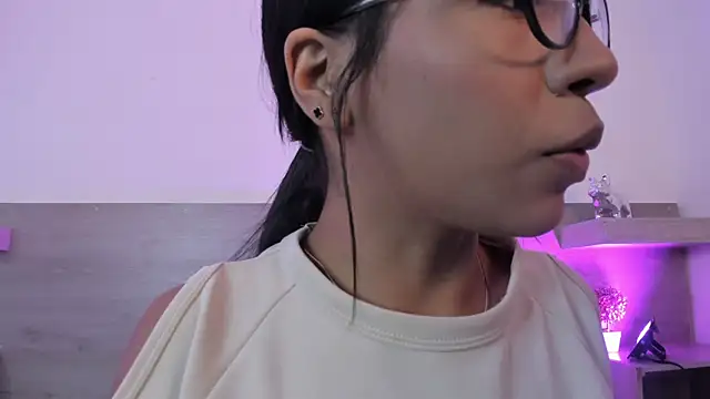 Ivana Hall online show from 10.08.25