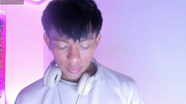 Santti  online show from 10.19.25