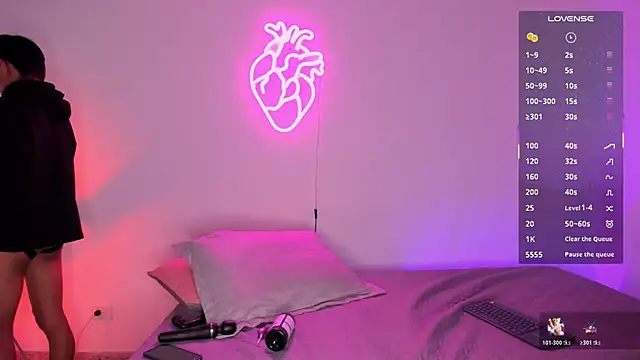 Santti  online show from 11.10.25