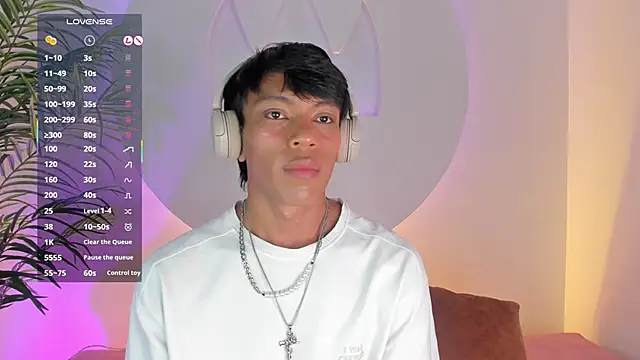 Santti  online show from 11.17.25