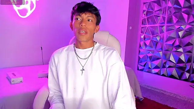 Santti  online show from 11.18.25