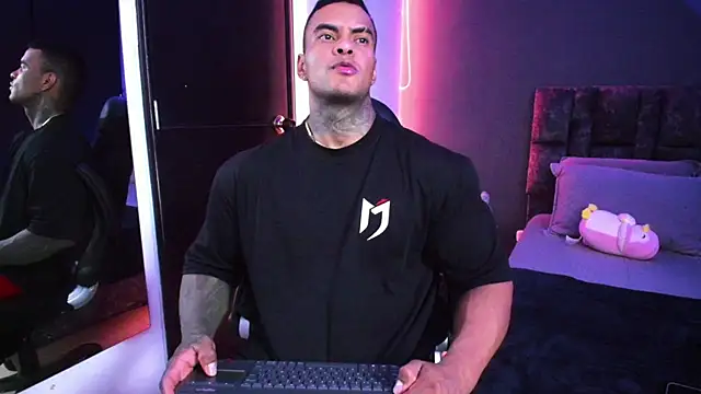 Snapshot of binmontana_ chatting on 02.03.26 binmontana online show from 02.03.26