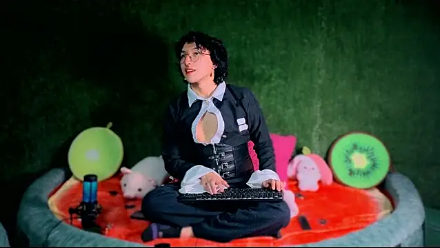 Snapshot of -BlueOpal- chatting on 10.22.25 -BlueOpal- online show from 10.22.25