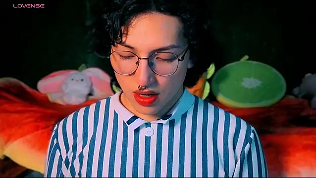 Snapshot of -BlueOpal- chatting on 11.01.25 -BlueOpal- online show from 11.01.25