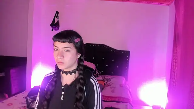 kitty  chs online show from 12.04.25