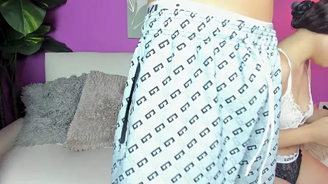 Tinygiirls online show from 10.10.25