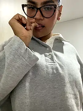 Snapshot of miiabrown18 chatting on 10.12.25 miiabrown18 online show from 10.12.25