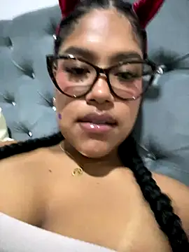 Snapshot of miiabrown18 chatting on 11.03.25 miiabrown18 online show from 11.03.25