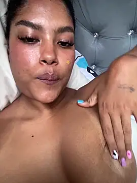 Snapshot of miiabrown18 chatting on 11.06.25 miiabrown18 online show from 11.06.25