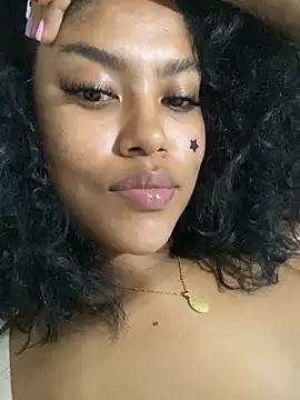 Snapshot of miiabrown18 chatting on 11.08.25 miiabrown18 online show from 11.08.25