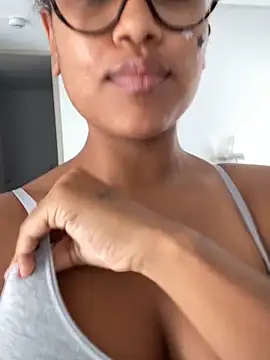 Snapshot of miiabrown18 chatting on 11.09.25 miiabrown18 online show from 11.09.25