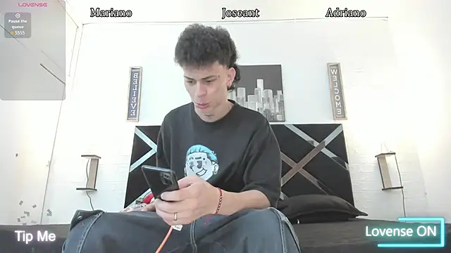 Snapshot of iammariano chatting on 11.20.25 iammariano online show from 11.20.25