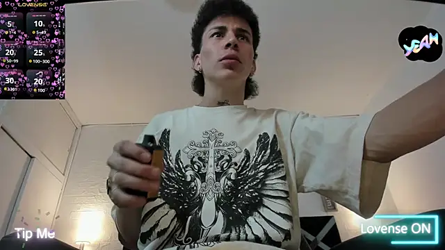 Snapshot of iammariano chatting on 11.23.25 iammariano online show from 11.23.25