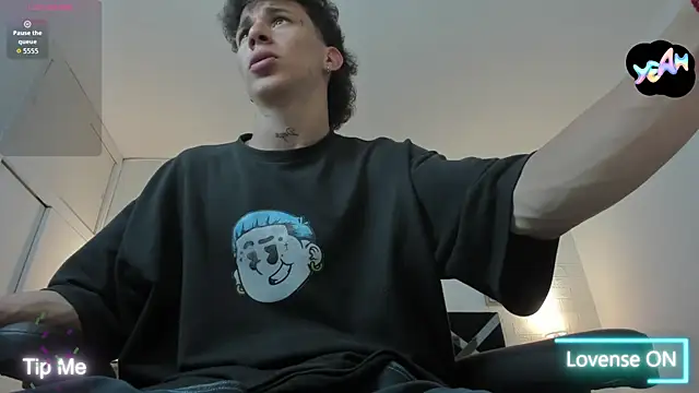 Snapshot of iammariano chatting on 11.27.25 iammariano online show from 11.27.25