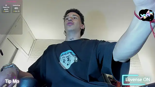 Snapshot of iammariano chatting on 12.14.25 iammariano online show from 12.14.25