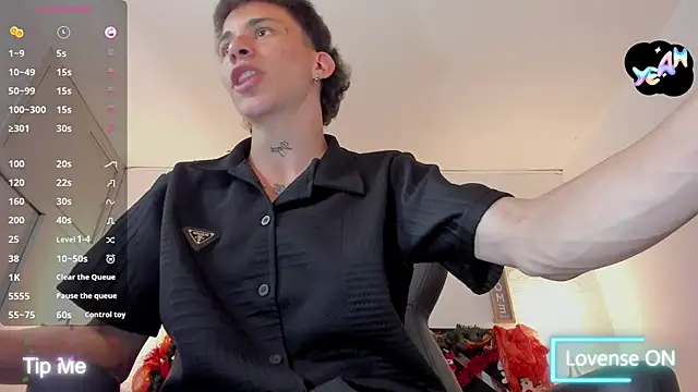 Snapshot of iammariano chatting on 12.16.25 iammariano online show from 12.16.25