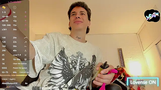 Snapshot of iammariano chatting on 12.19.25 iammariano online show from 12.19.25