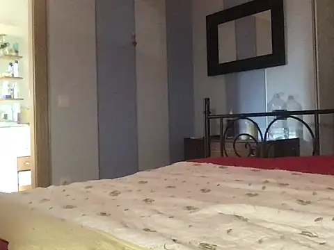 Snapshot of paula19800 chatting on 09.29.25 paula19800 online show from 09.29.25