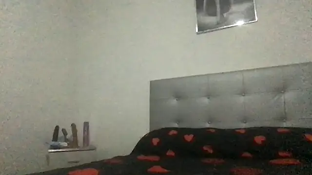 Snapshot of paula19800 chatting on 10.21.25 paula19800 online show from 10.21.25