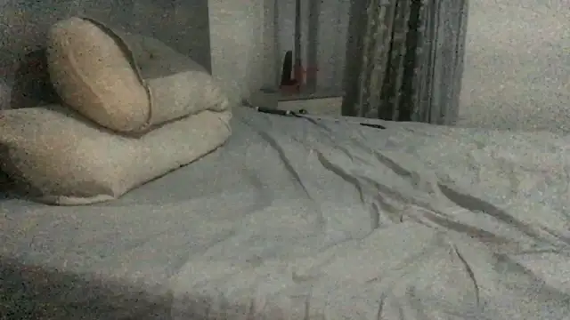 Snapshot of paula19800 chatting on 10.29.25 paula19800 online show from 10.29.25