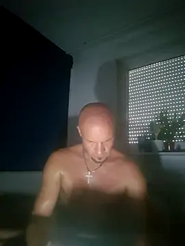 Snapshot of RealZgb21 chatting on 09.28.25 RealZgb21 online show from 09.28.25