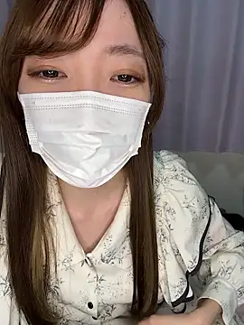 Snapshot of Moe_v_v chatting on 11.08.25 Moe v v online show from 11.08.25